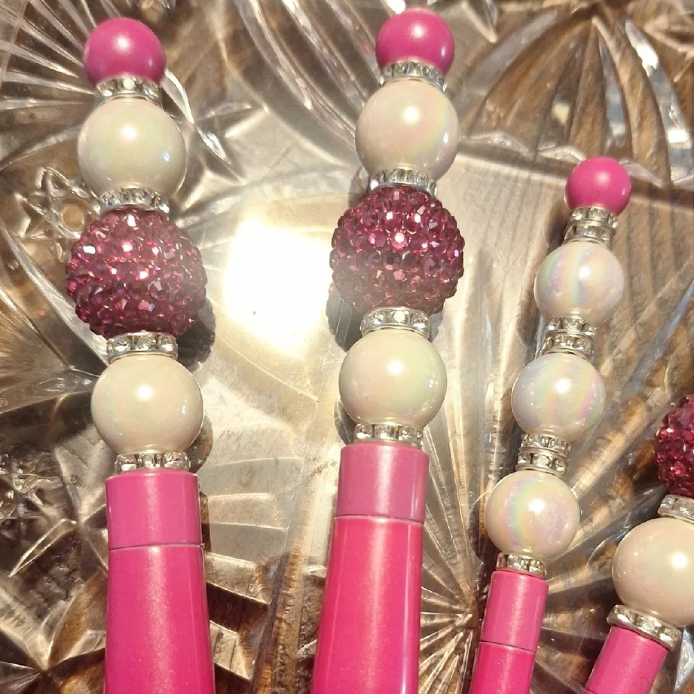 Elegant Pink and White Makeup Brush Set